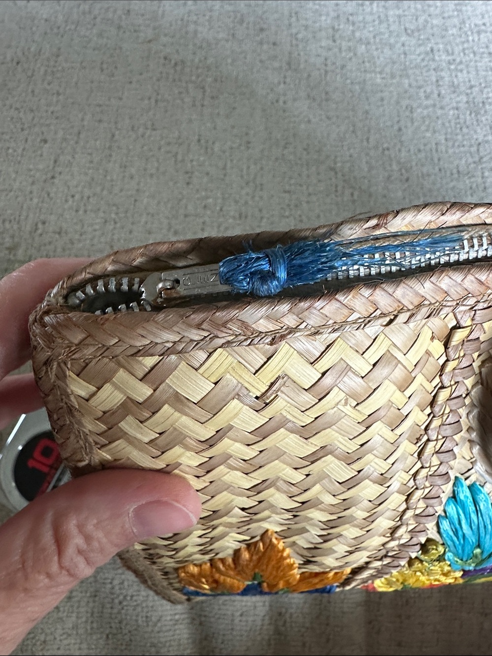Vintage 60s/70s Handwoven Straw Clutch with Colorful Embroidery - Multicolor - Picture 4 of 7